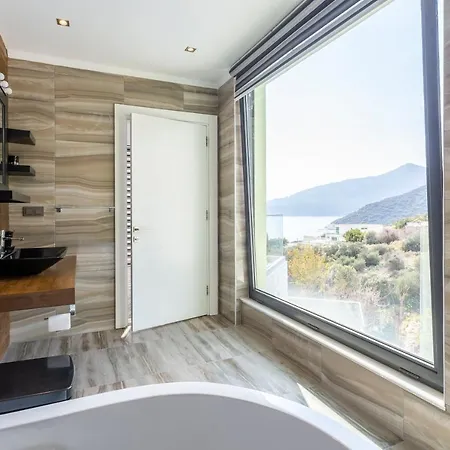Hotel Luxury With View 3 *