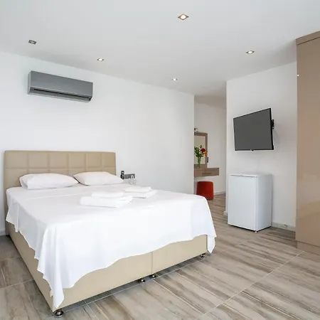 Hotel Luxury With View 3