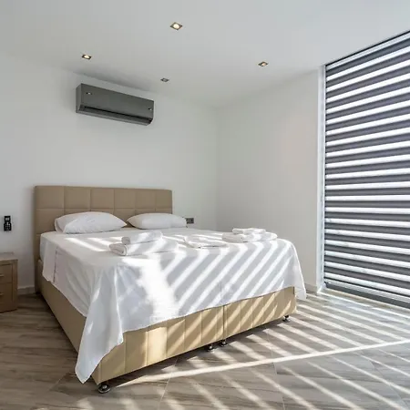 Luxury With View 3 Hotel *