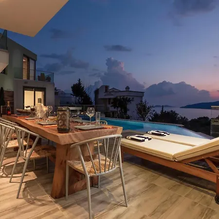 Hotel Luxury With View 3