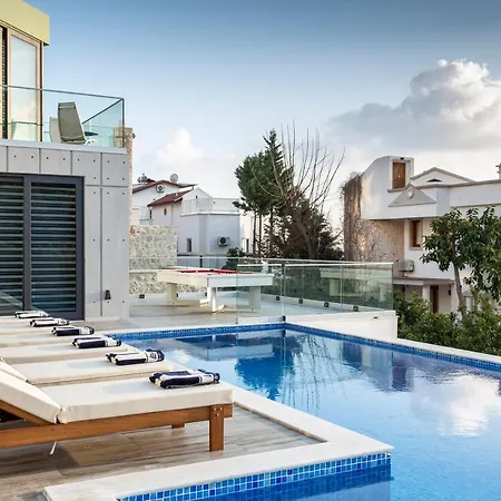Hotel Luxury With View 3