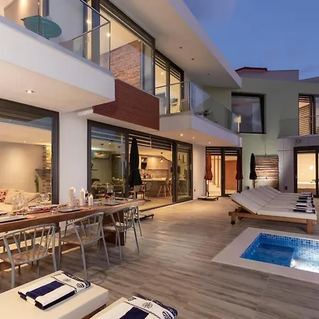 Luxury With View 3 *